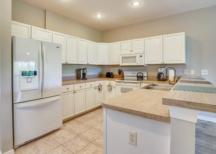 Mariners Pointe Spacious Apartment
